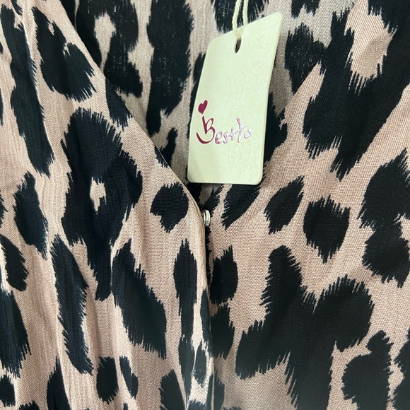 NWT-Bestto Leopard Romper - Picture 4 of 9